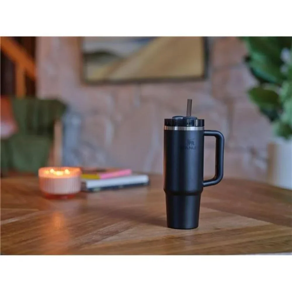 Stanley Quencher H2.0 Tumbler 30 oz Black With Handle Straw Lid Insulated Cup
